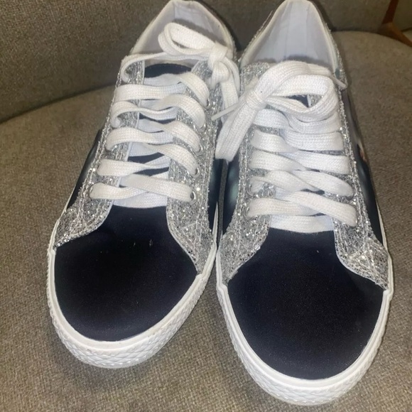 Ladies size 9:5 Elvis Presley canvas preowned shoes Bradford exchange exclusive - Picture 3 of 5